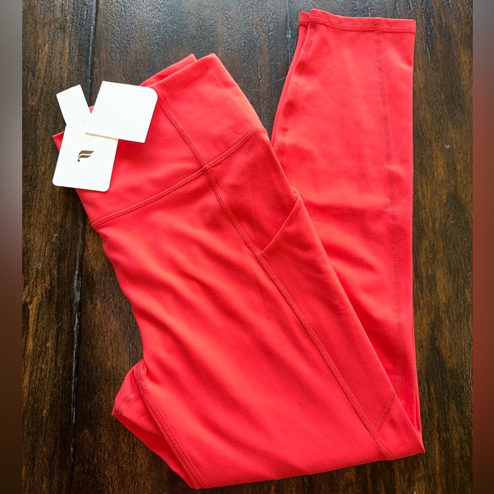 Fabletics Oasis High-waisted 7/8 leggings strawberry Red Athletic Leggings Med/8